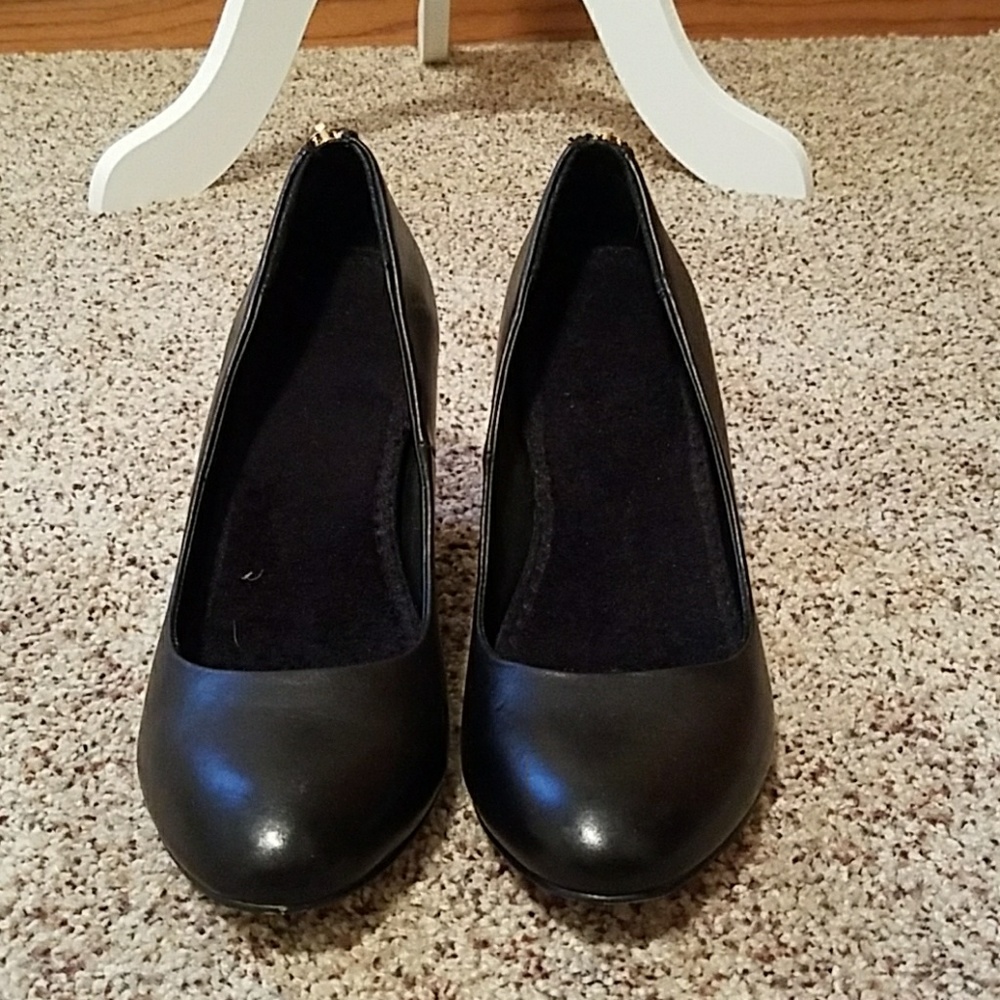 Aldo black wedges