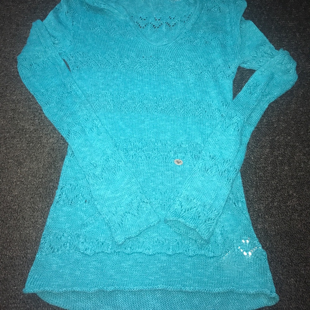 Roxy blue crocheted pull over sweater