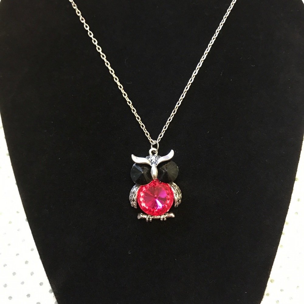 Cute owl necklace!