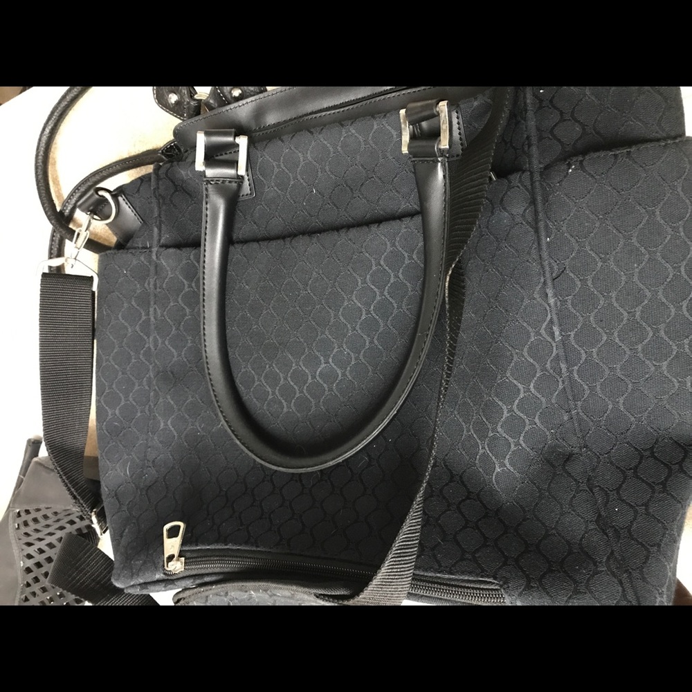 Nine West travel bag, looks brand new!
