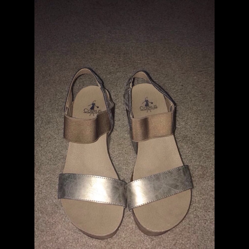 Corky Wedges