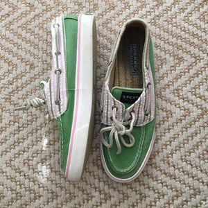 Sperry boat shoe sneaker