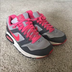 Nike Air Max Navigate tennis shoes