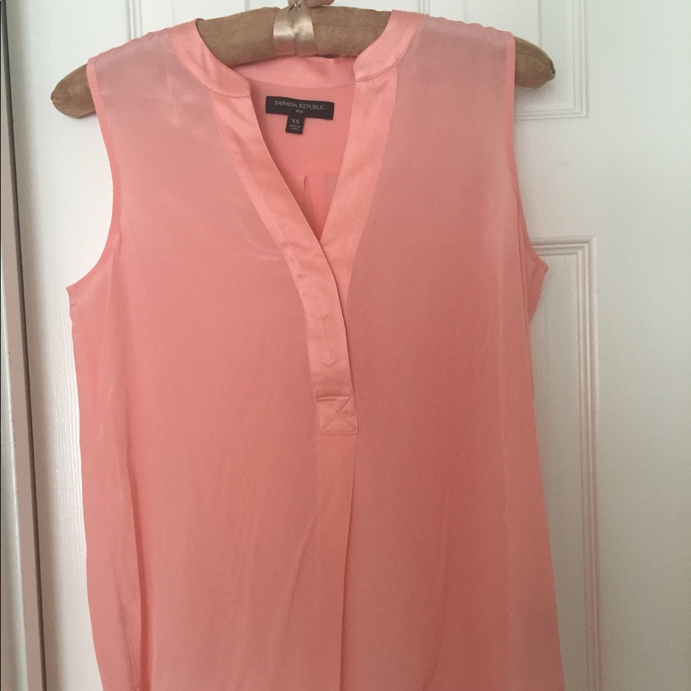 Banana Republic sleeveless 100% silk blouse