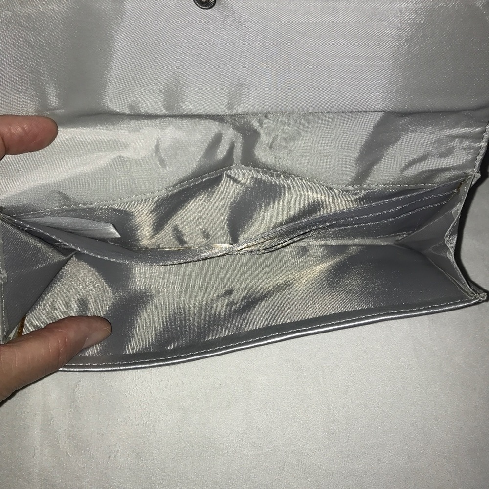 Clutch - Picture 5 of 5