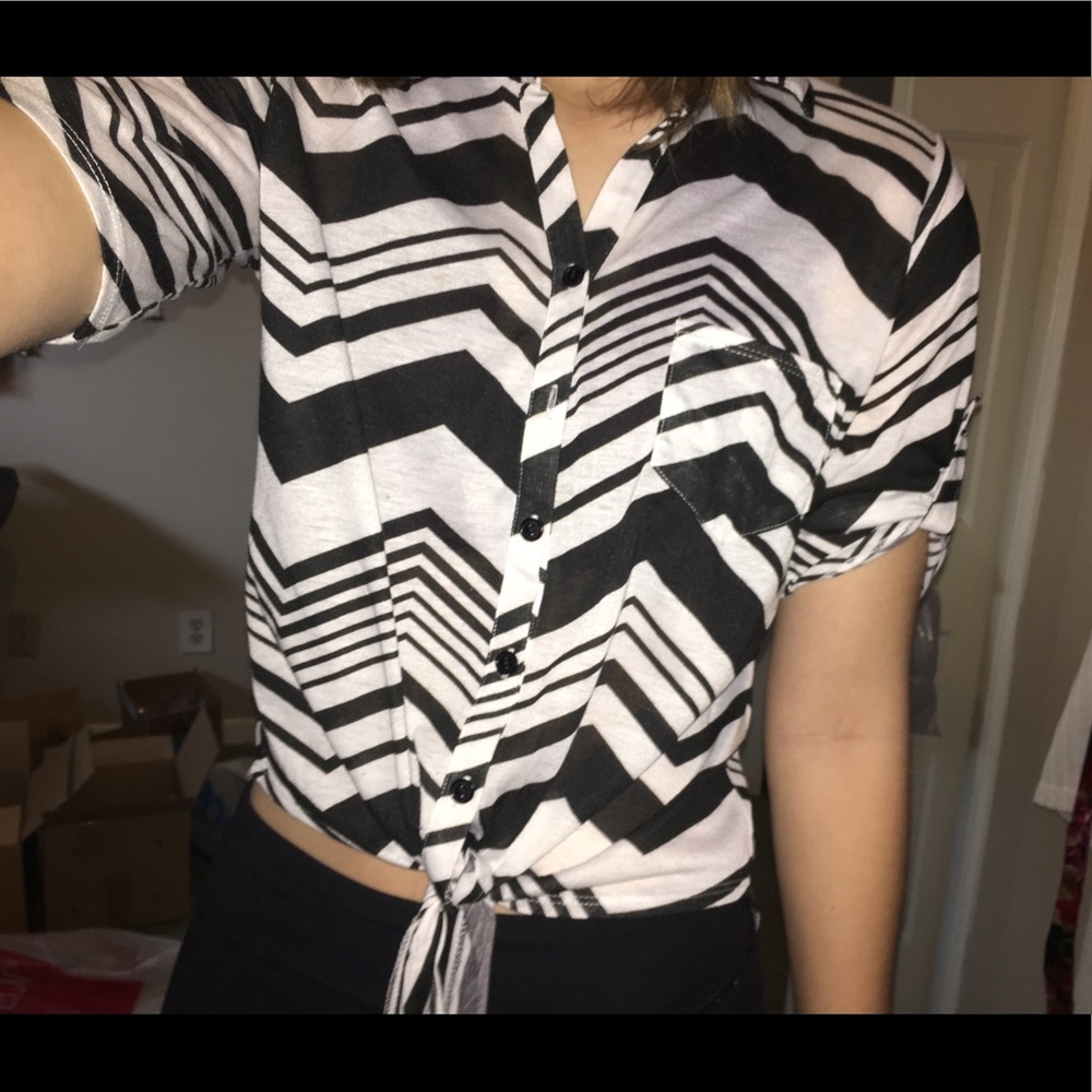 Black and white chevron tie button down shirt