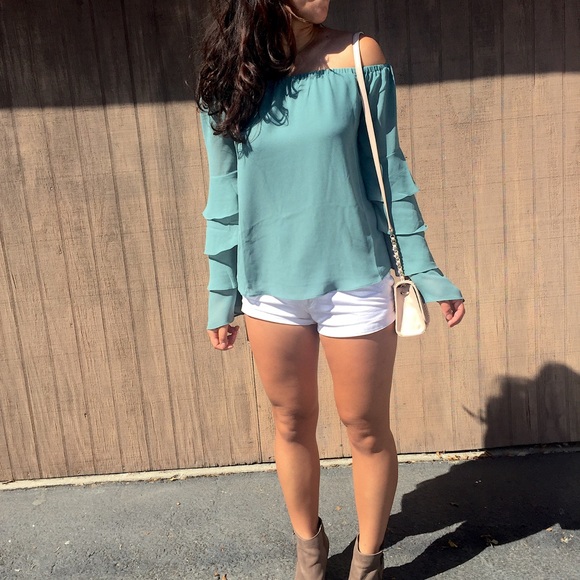 Off the Shoulder Blouse 💕✨💋 - Picture 4 of 7