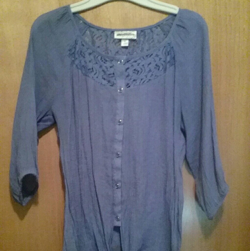Gauzy tie front blouse