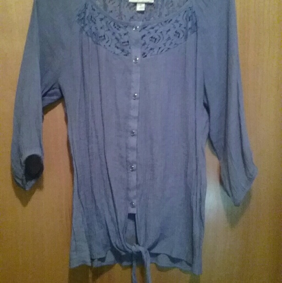 Gauzy tie front blouse - Picture 2 of 5