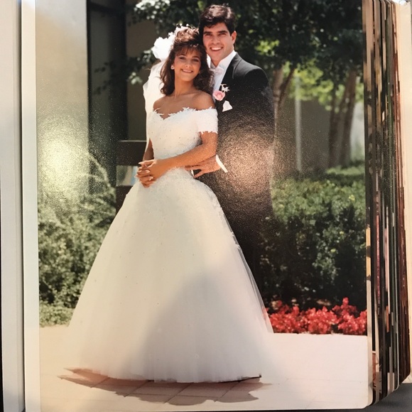 Wedding gown - Picture 5 of 8