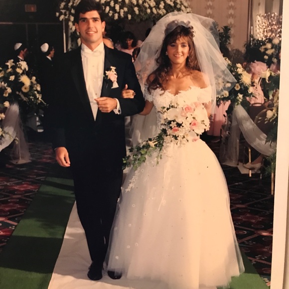 Wedding gown - Picture 6 of 8