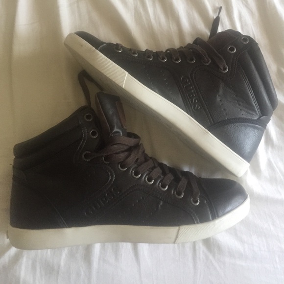 Guess Sneaker, Men's, Sz 10 - Picture 2 of 7