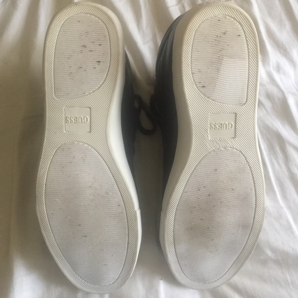 Guess Sneaker, Men's, Sz 10 - Picture 3 of 7