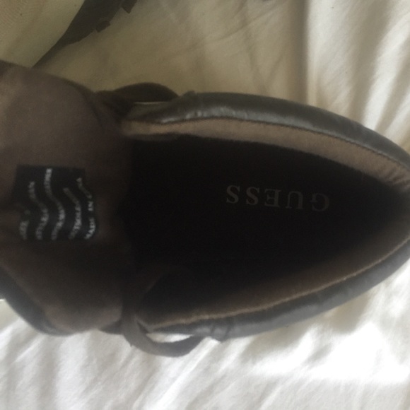 Guess Sneaker, Men's, Sz 10 - Picture 4 of 7