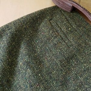 Playful tweed skirt