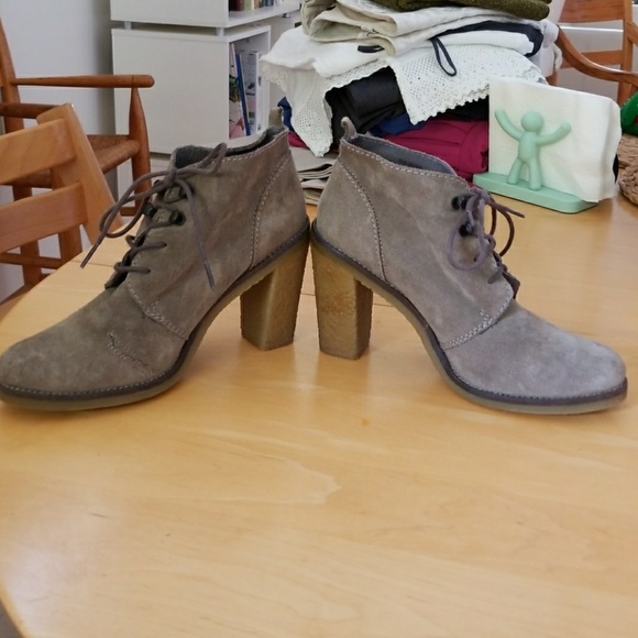 SOLD...Incredibly soft suede ZARA TRF boots - Picture 3 of 8
