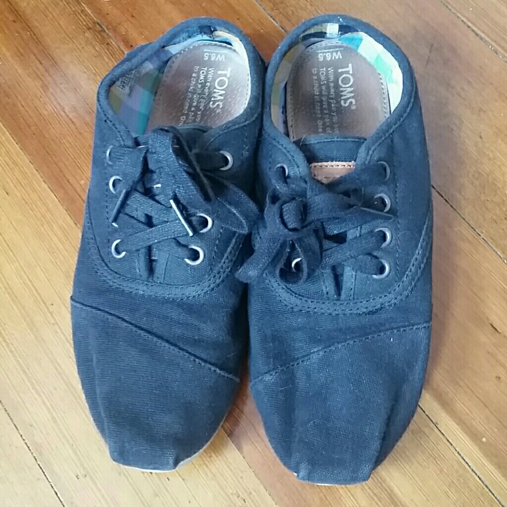 Toms lace up flats