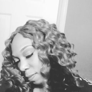 Meet your Posher, Dina