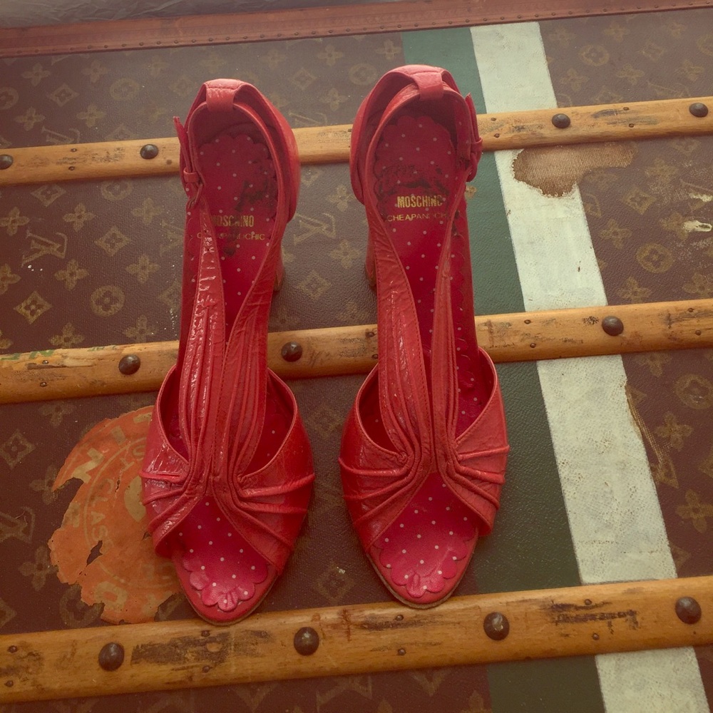 Moschino pink strappy heels