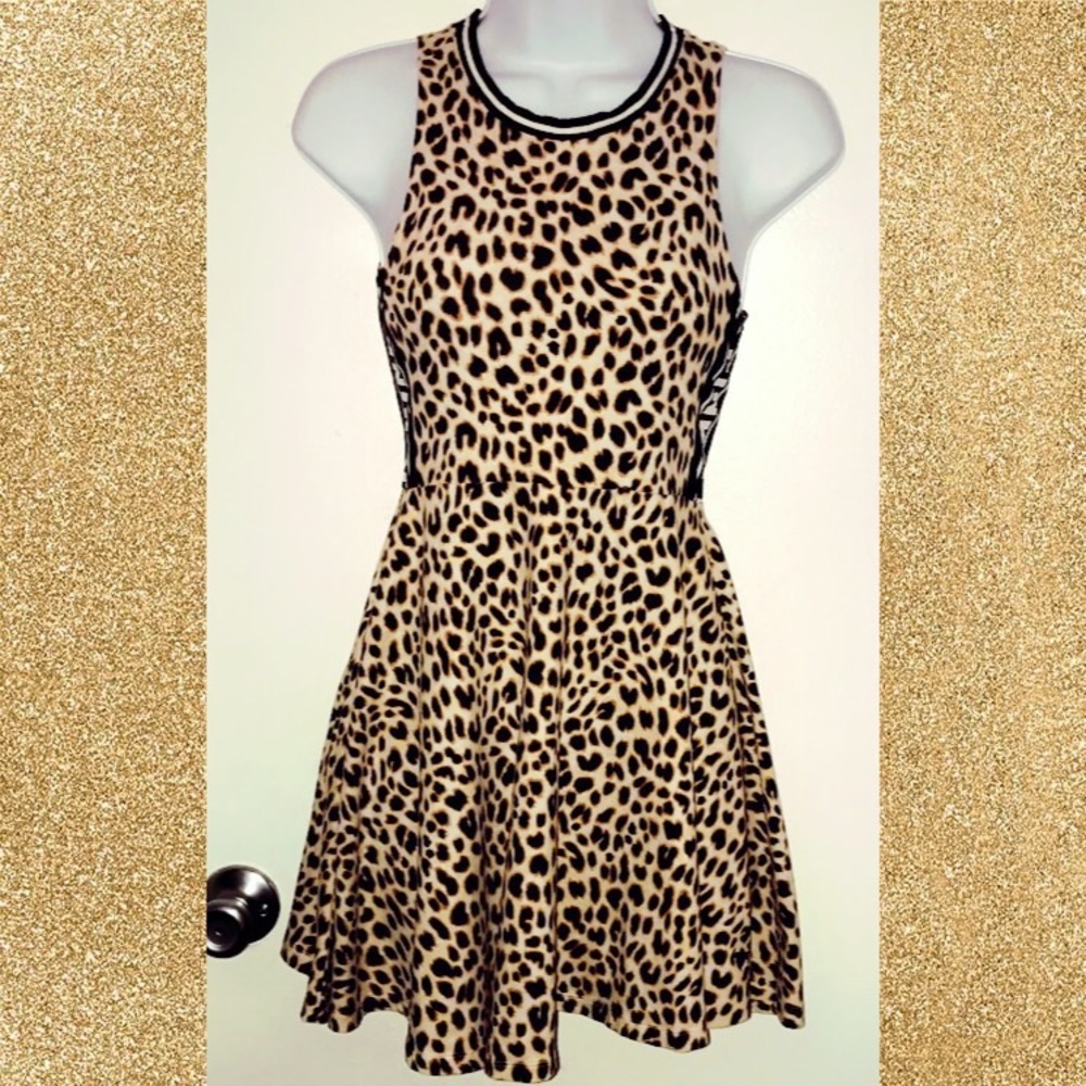 MOVING SALE!✨🙌🏼 PINK VS cheetah Skater Dress