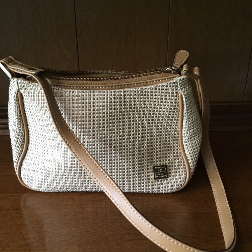 Liz Claiborne woven look bag