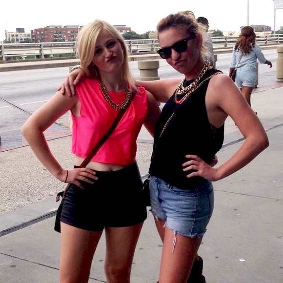 Gold Necklace - Picture 3 of 3