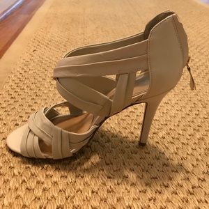 Aldo cream leather heels. Sz 38. Used condition