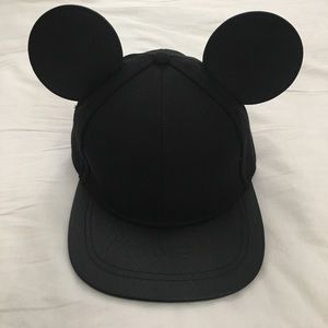 H&M | Black Mickey Cap H&M | Black Mickey Cap