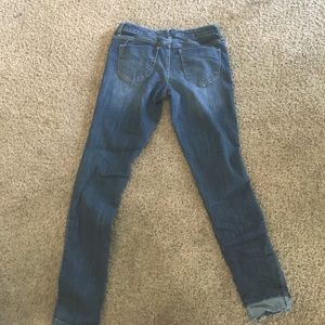 Women’s stretchy skinny jeans