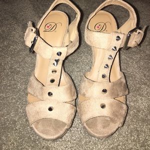 Heart In D Tan Suede Wedges with Stud Detail