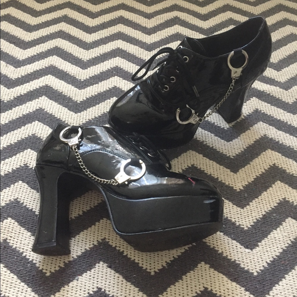 Size 6 Black Platform Heel 🖤
