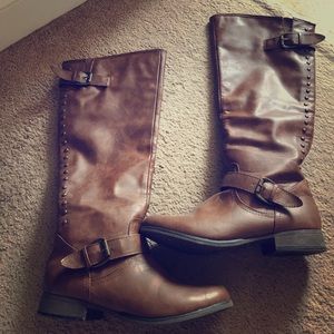 Brown boots
