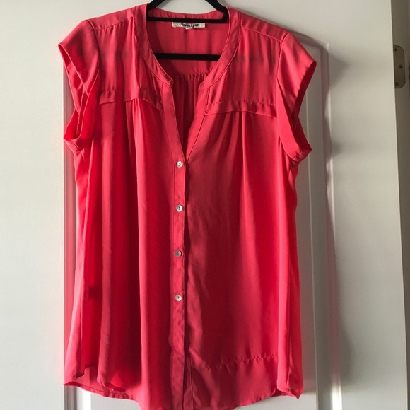 Pink, loose fit blouse. - Picture 1 of 1