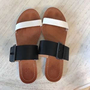 Vince Camuto black and white sandals