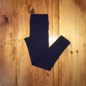 Victoria's Secret Sport black leggings