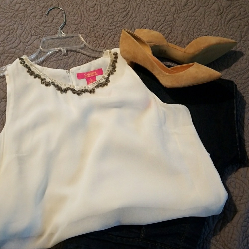 Off-white Sleeveless Blouse with Beading