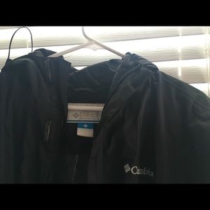 Columbia windbreaker/ rain jacket