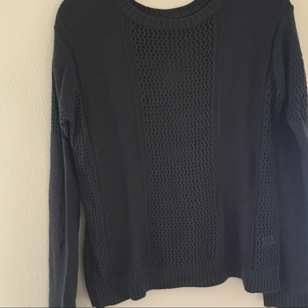 Navy Long Sleeve Sweater ☀️🍂