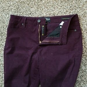 Burgundy lucky brand hayden skinny jeans, short