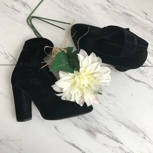 Velvet booties
