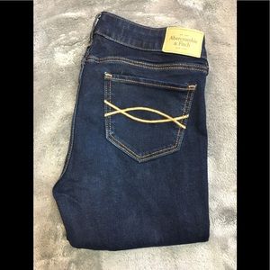 NWOT Abercrombie Dark Wash Jeggings Size 00 Short