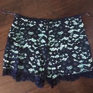 NWT Women’s Zara Lace Navy Green Shorts Medium