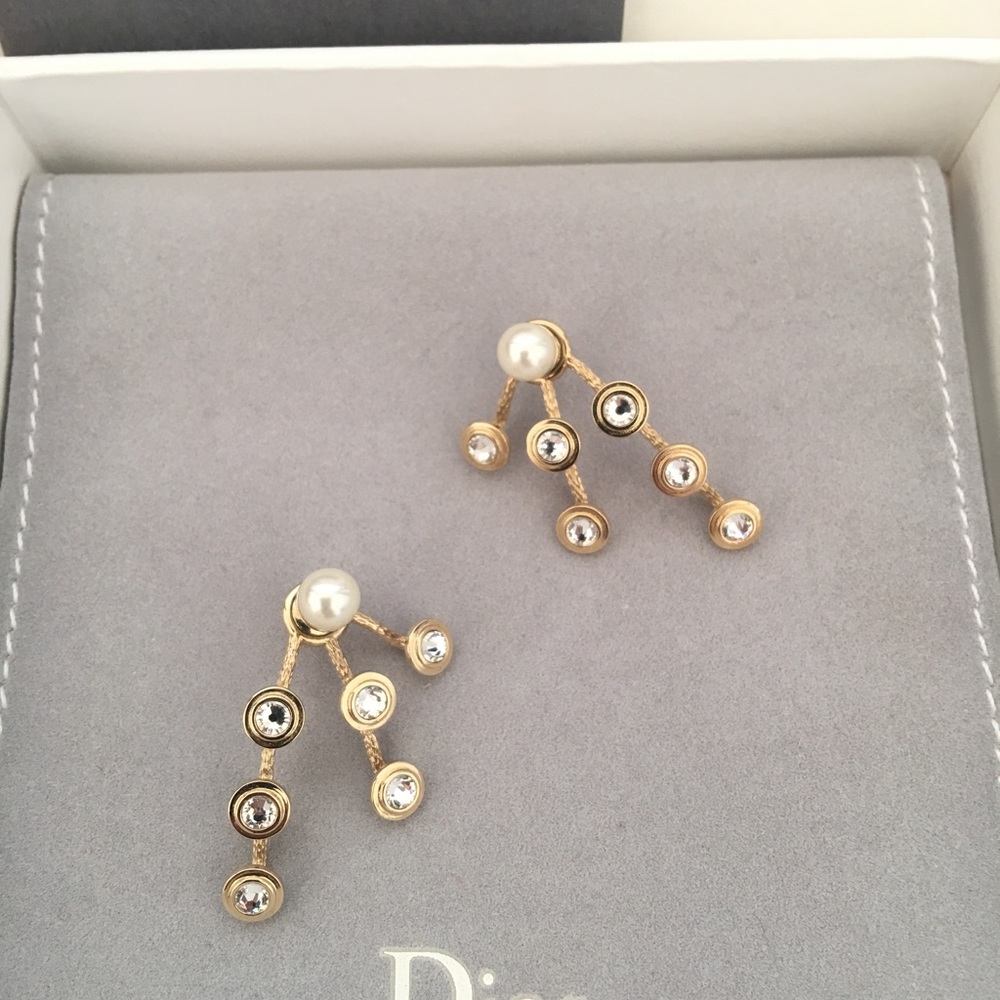 New Christian Dior Mise En Dior Pearl  Earrings - Picture 4 of 8