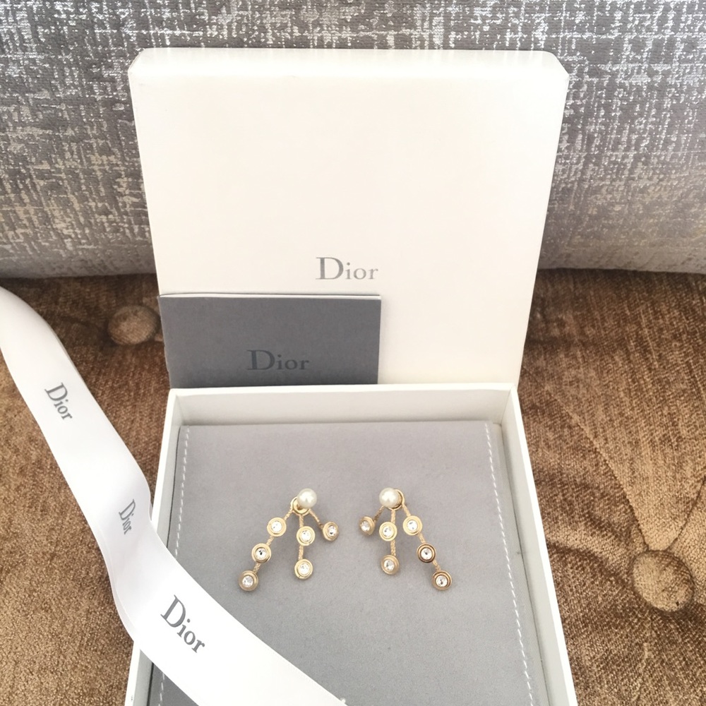 New Christian Dior Mise En Dior Pearl  Earrings - Picture 5 of 8