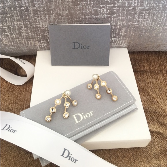 New Christian Dior Mise En Dior Pearl  Earrings - Picture 3 of 8