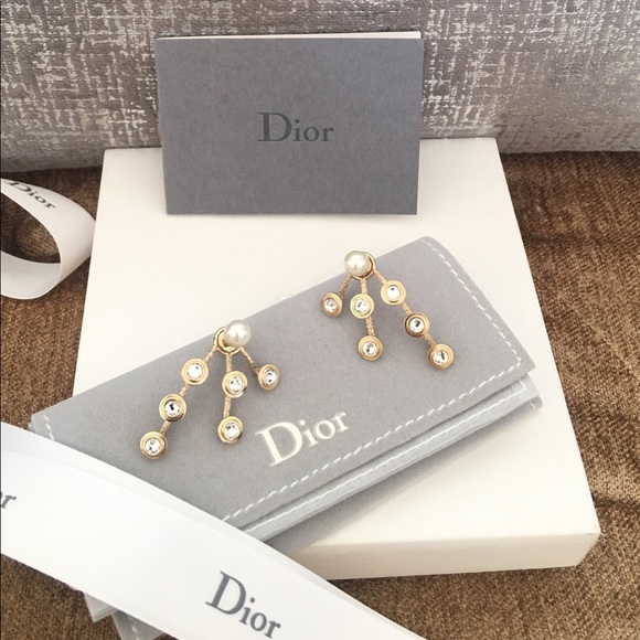 New Christian Dior Mise En Dior Pearl  Earrings - Picture 2 of 8