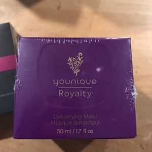 Younique Royalty Detoxifying Mask