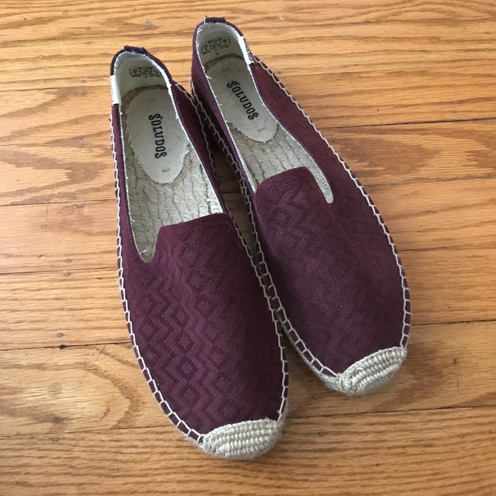 Red/maroon Saludos NWOT size 9
