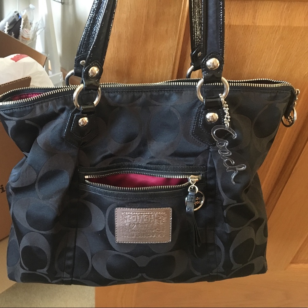 Coach Poppy Bag! Medium size