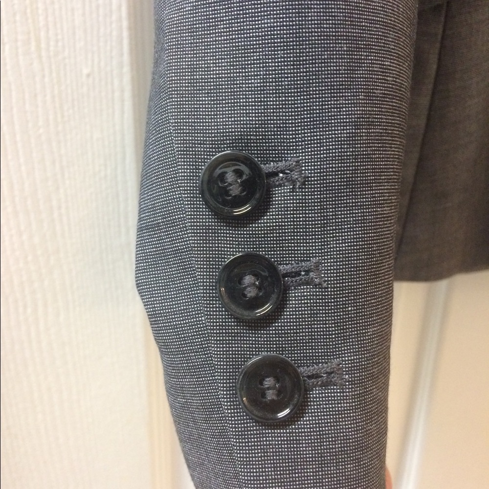Blazer - Picture 4 of 4